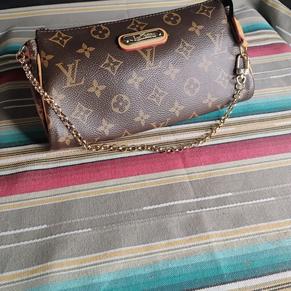 Louis Vuitton Brown Monogram Clutch - Picture 2 of 16